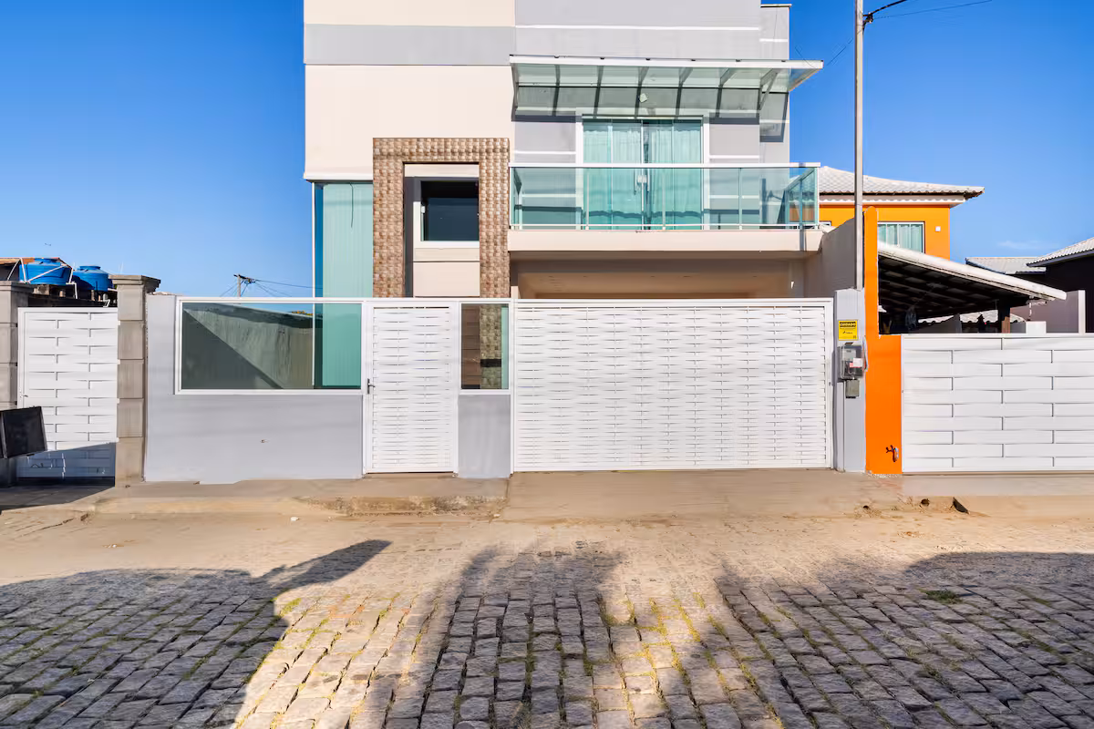 Casa com lagoa privativa